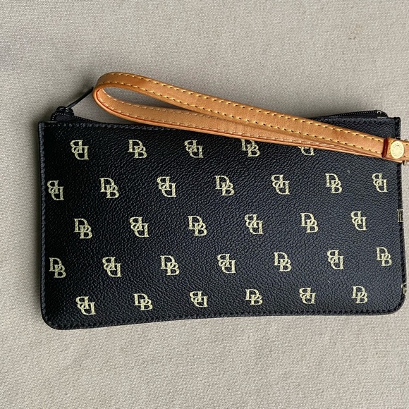 Dooney & Bourke wristlet. - Picture 13 of 13